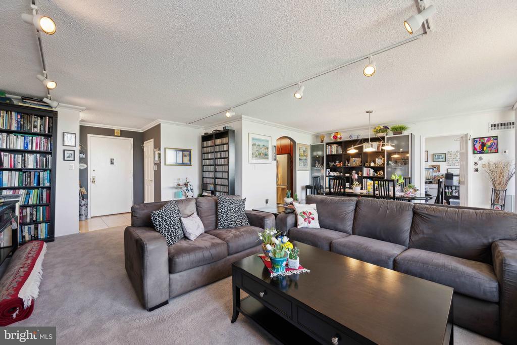 5225 POOKS HILL ROAD Unit: 1418S