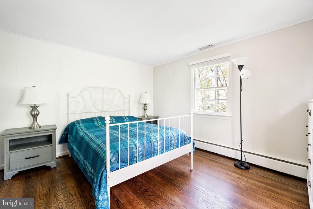 18801 WOODWAY