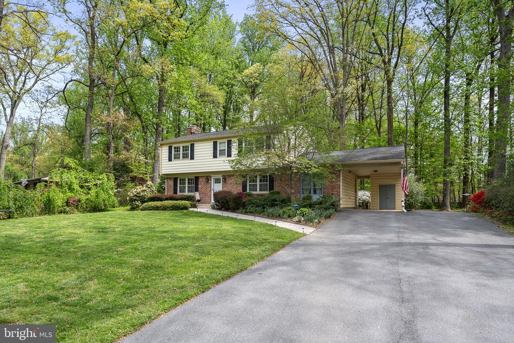 18801 WOODWAY