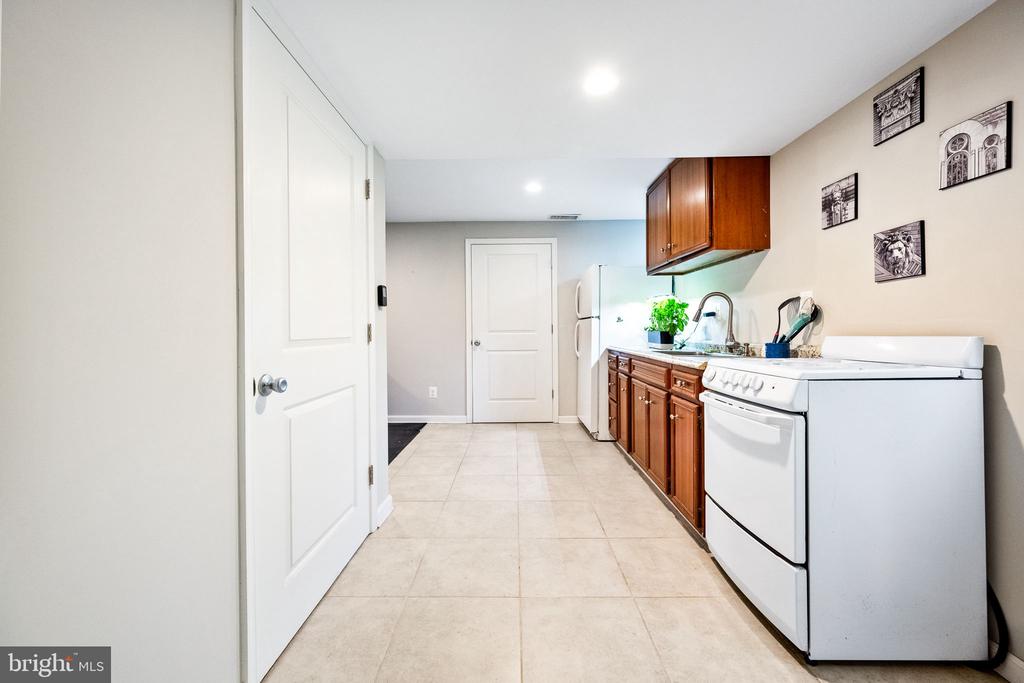 18801 WOODWAY