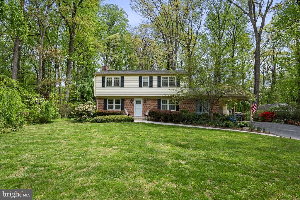 18801 WOODWAY
