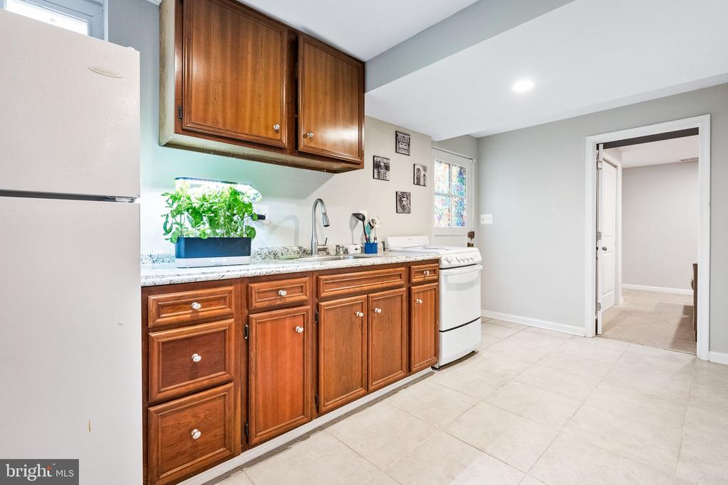 18801 WOODWAY