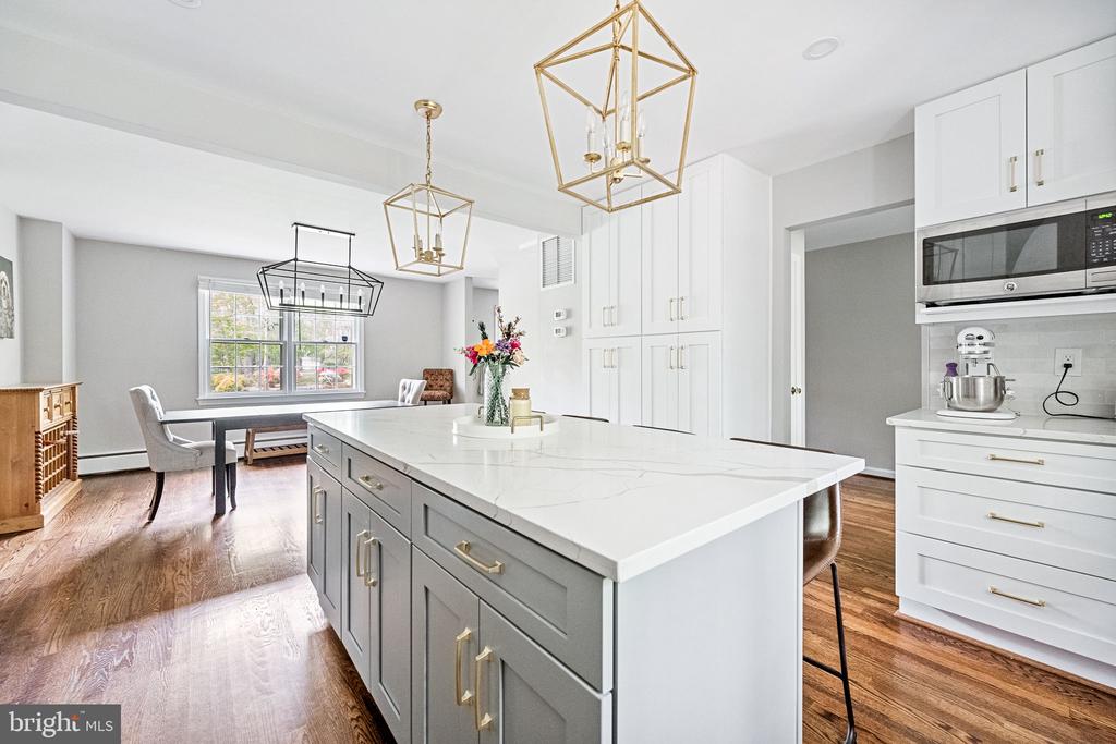 18801 WOODWAY