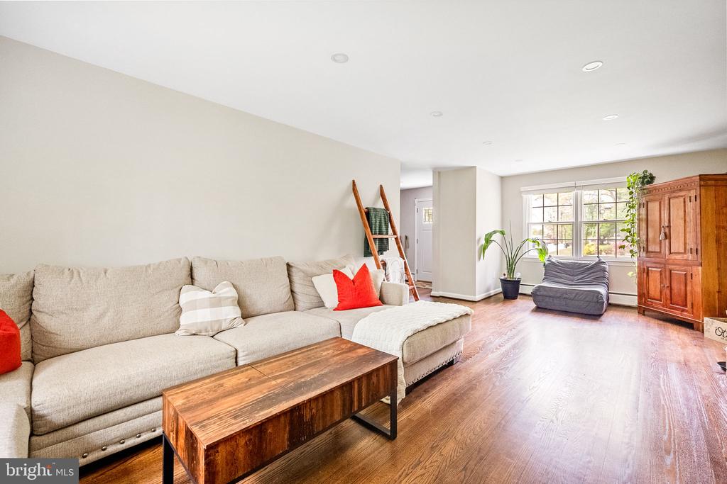 18801 WOODWAY