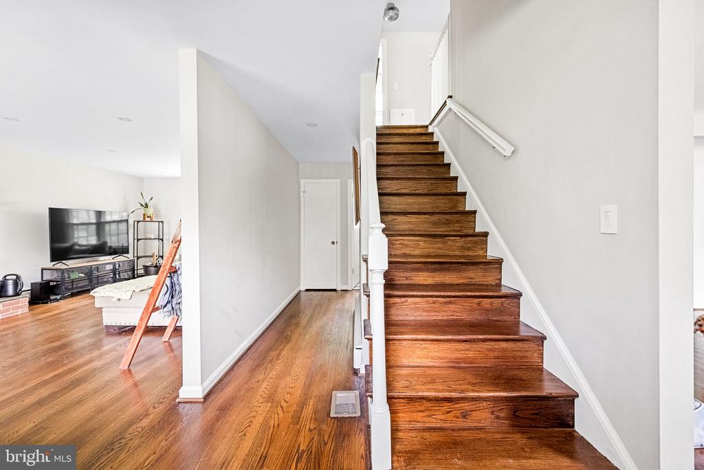 18801 WOODWAY