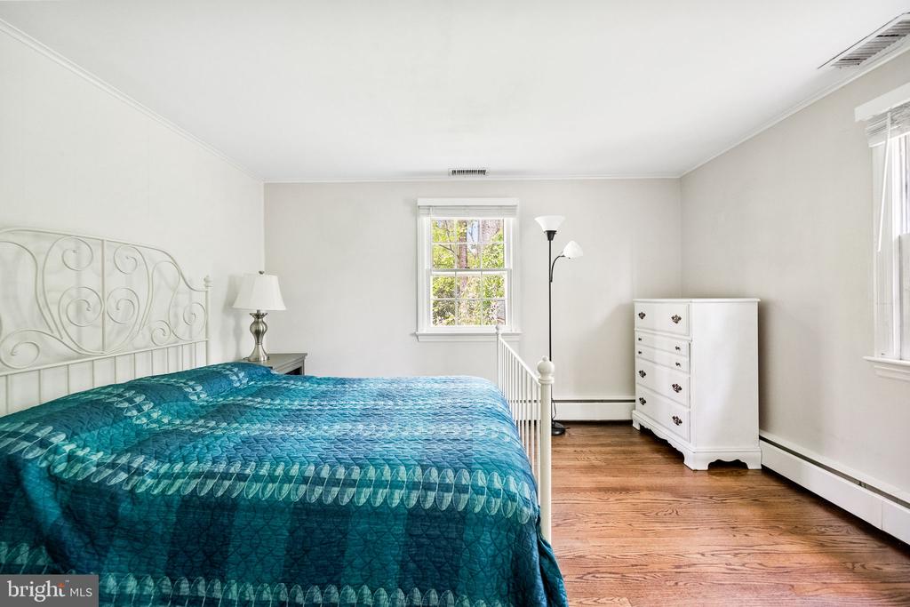 18801 WOODWAY