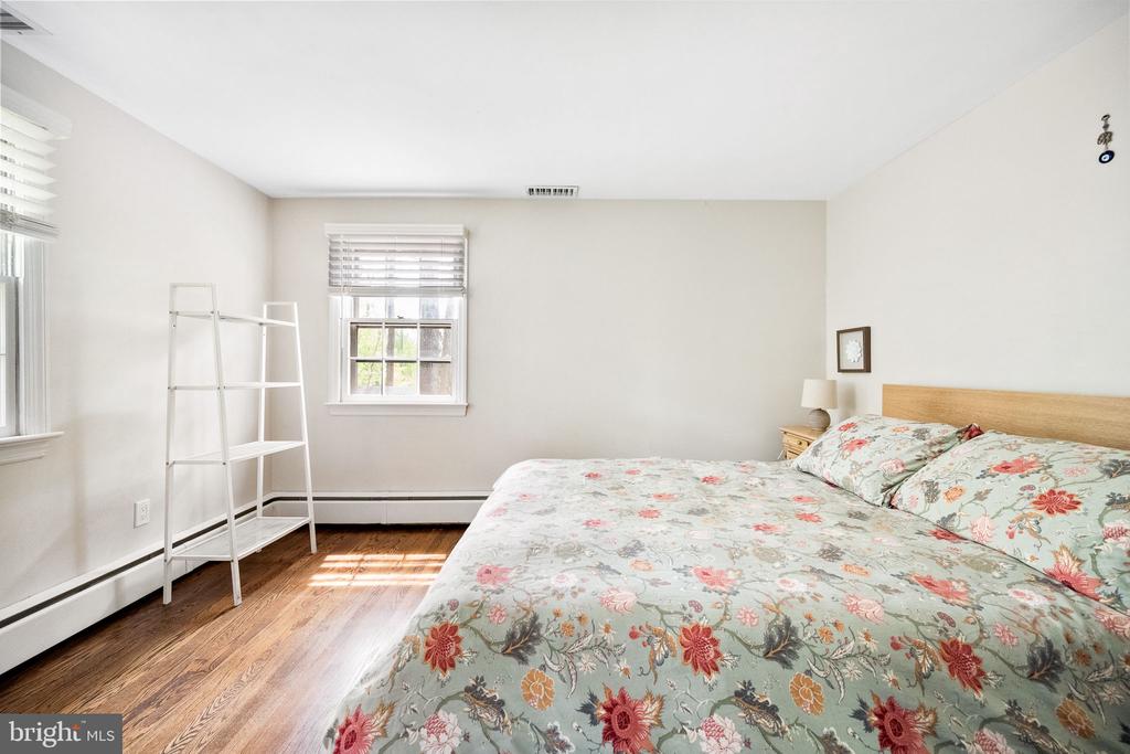 18801 WOODWAY