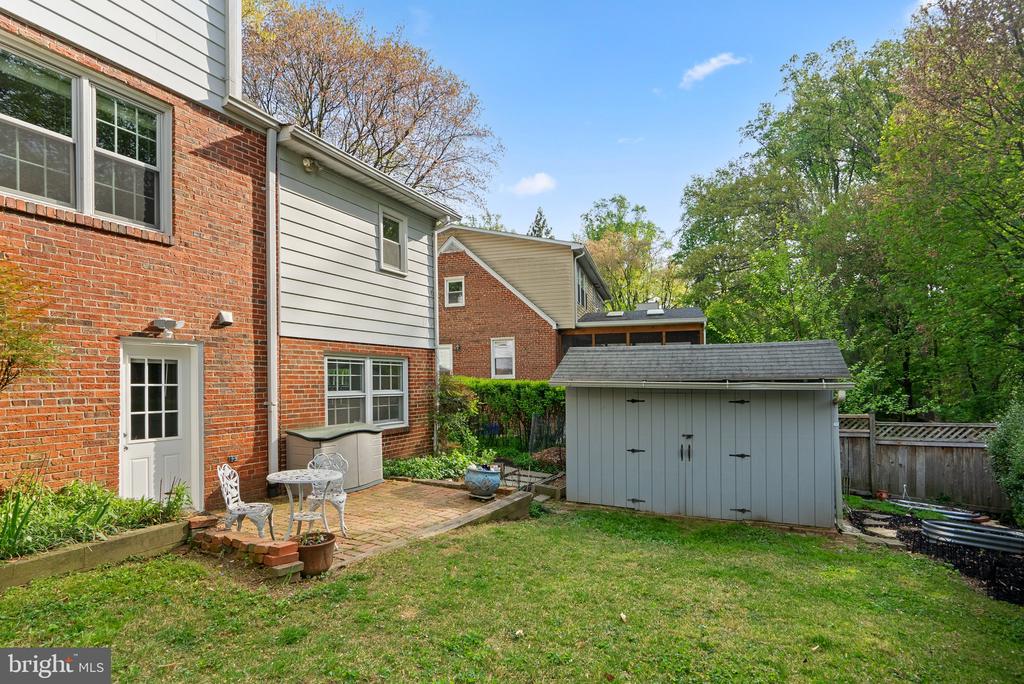 10406 BROOKMOOR DRIVE