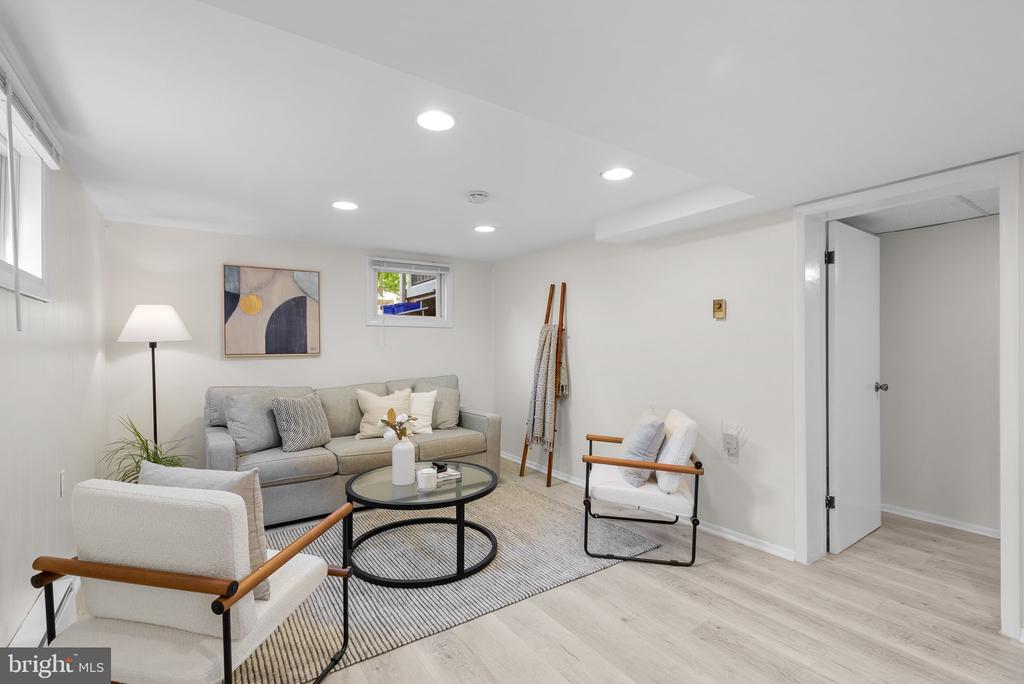 10406 BROOKMOOR DRIVE