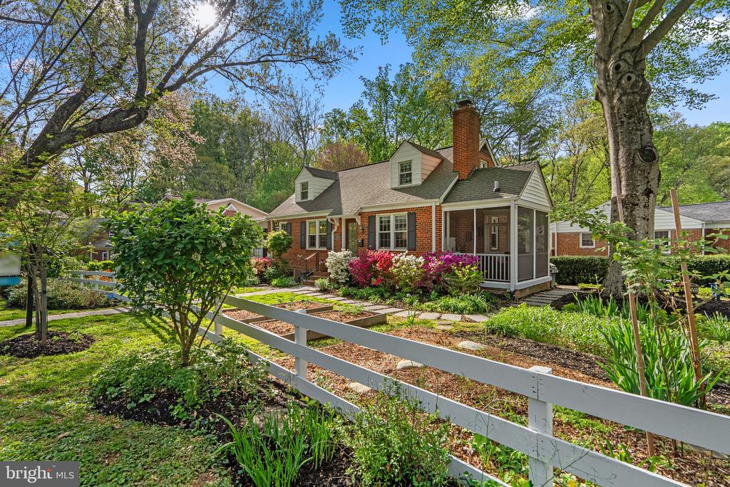 10406 BROOKMOOR DRIVE