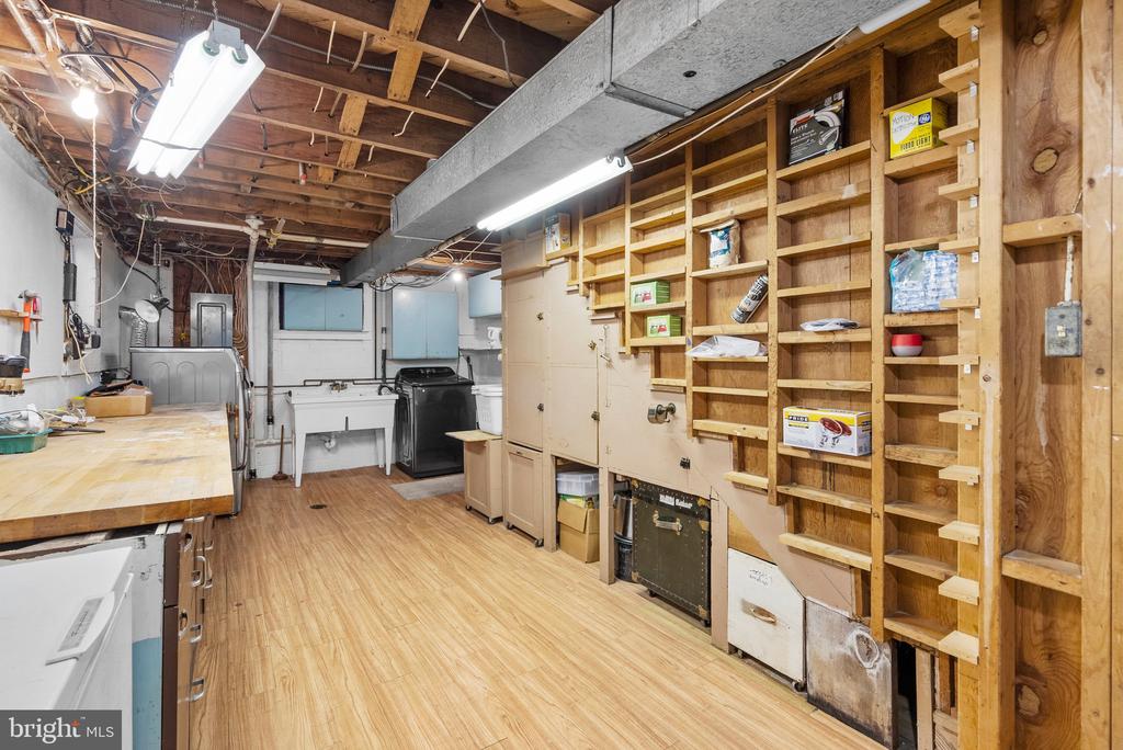 10406 BROOKMOOR DRIVE