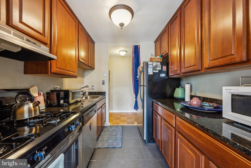 22 MANOR CIR Unit: 104