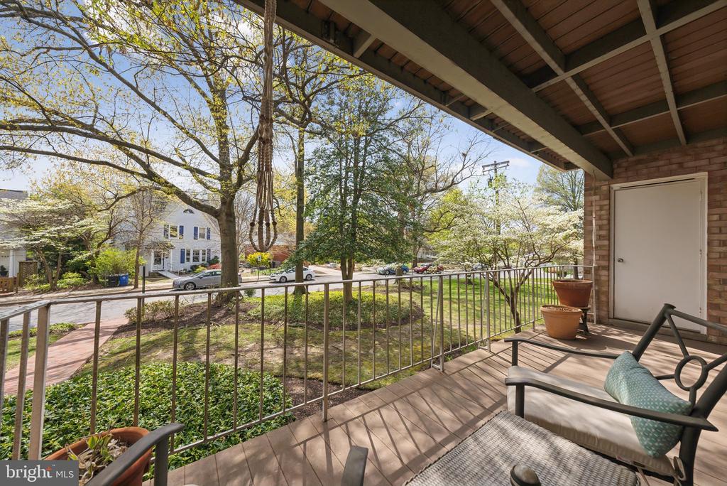 22 MANOR CIR Unit: 104