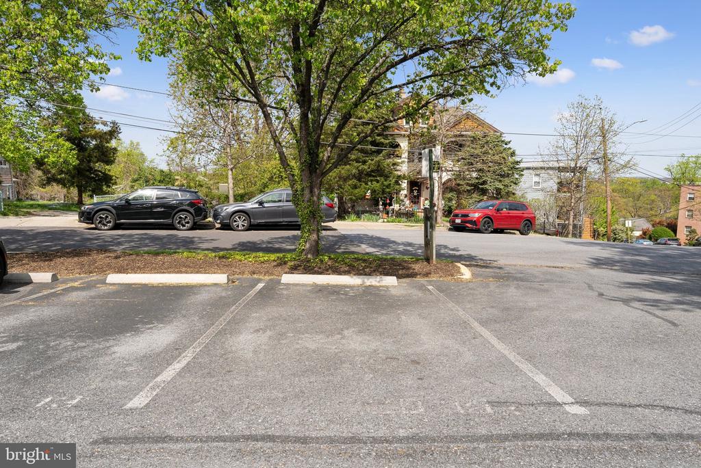 22 MANOR CIR Unit: 104