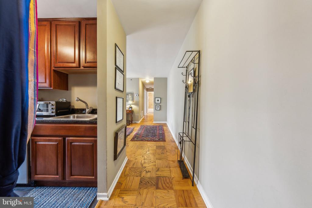 22 MANOR CIR Unit: 104