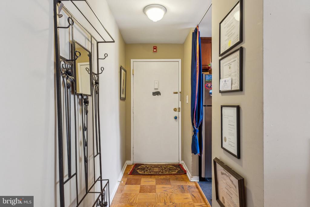 22 MANOR CIR Unit: 104