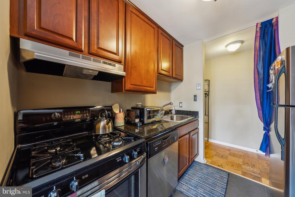 22 MANOR CIR Unit: 104