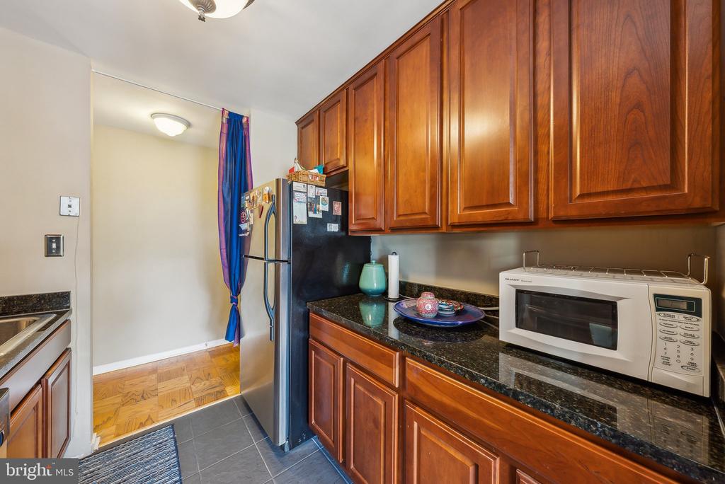 22 MANOR CIR Unit: 104
