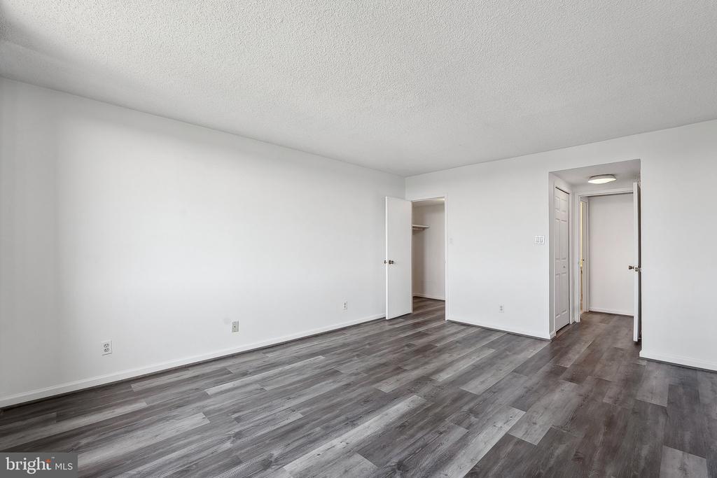 5225 POOKS HILL ROAD Unit: 1728S