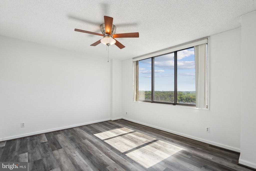5225 POOKS HILL ROAD Unit: 1728S