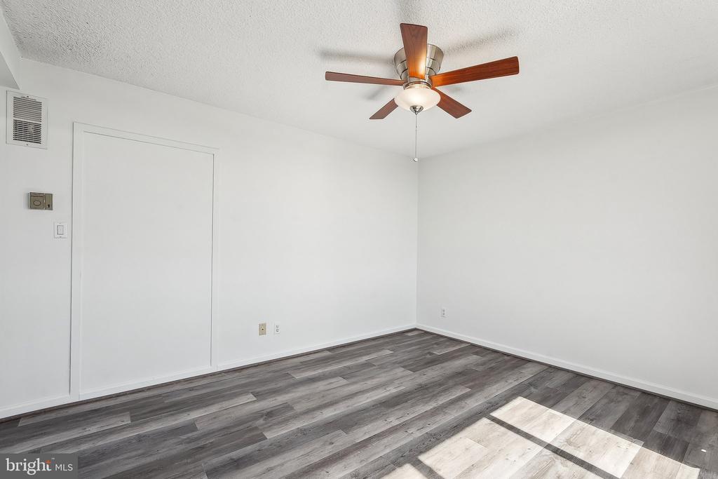 5225 POOKS HILL ROAD Unit: 1728S