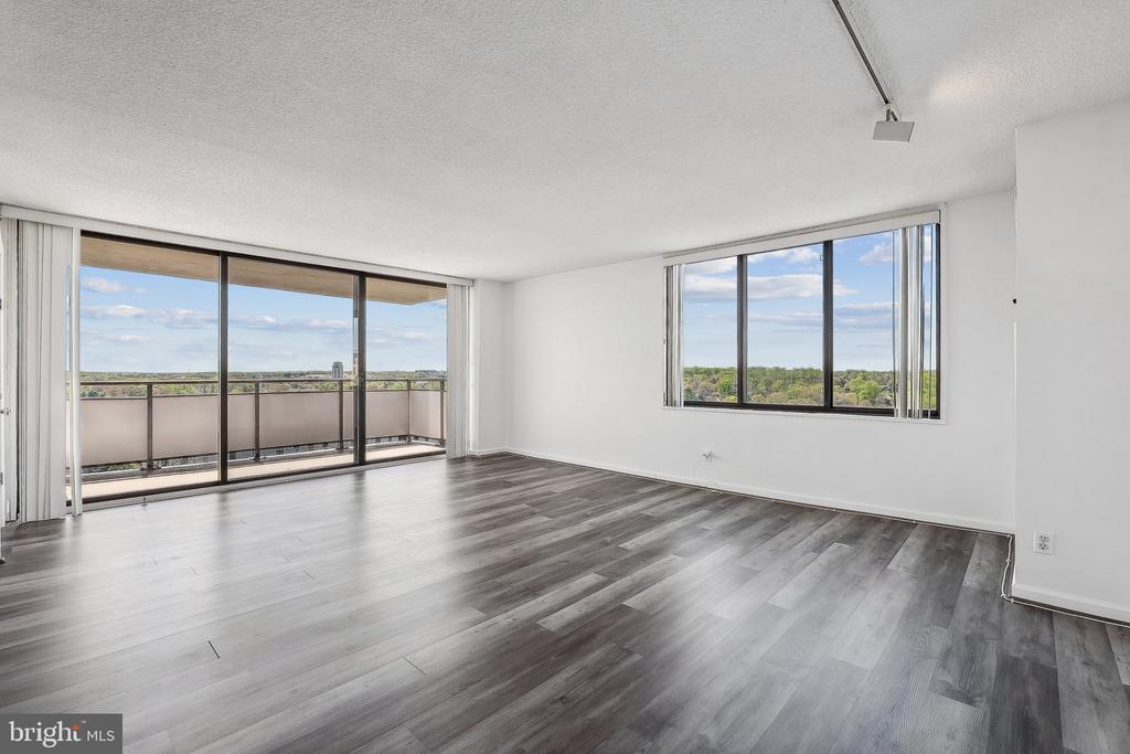 5225 POOKS HILL ROAD Unit: 1728S