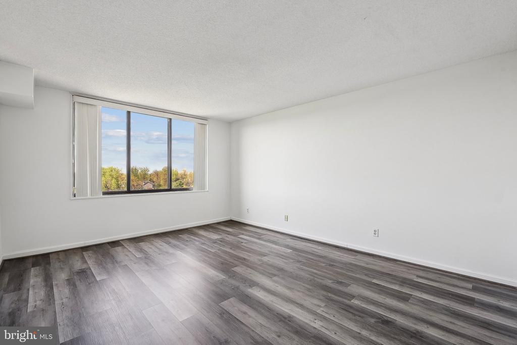 5225 POOKS HILL ROAD Unit: 1728S