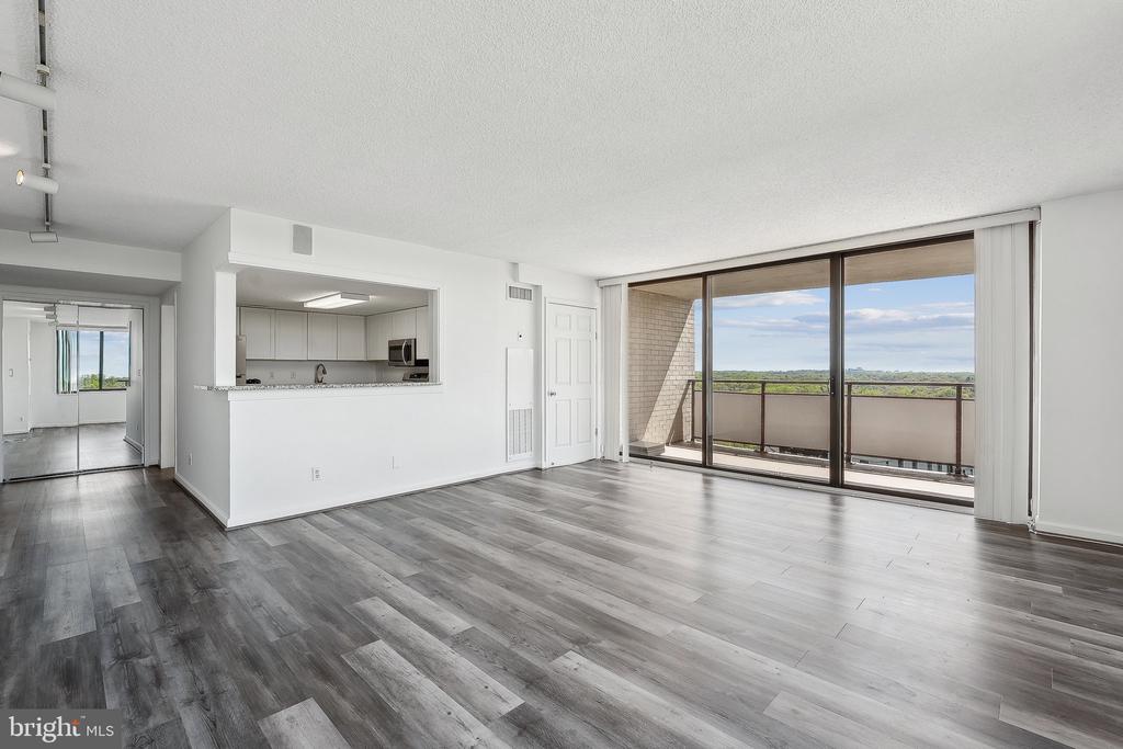 5225 POOKS HILL ROAD Unit: 1728S