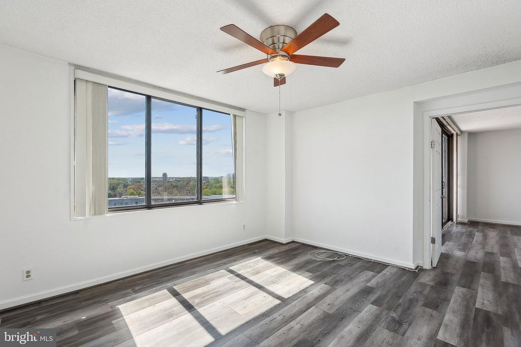 5225 POOKS HILL ROAD Unit: 1728S