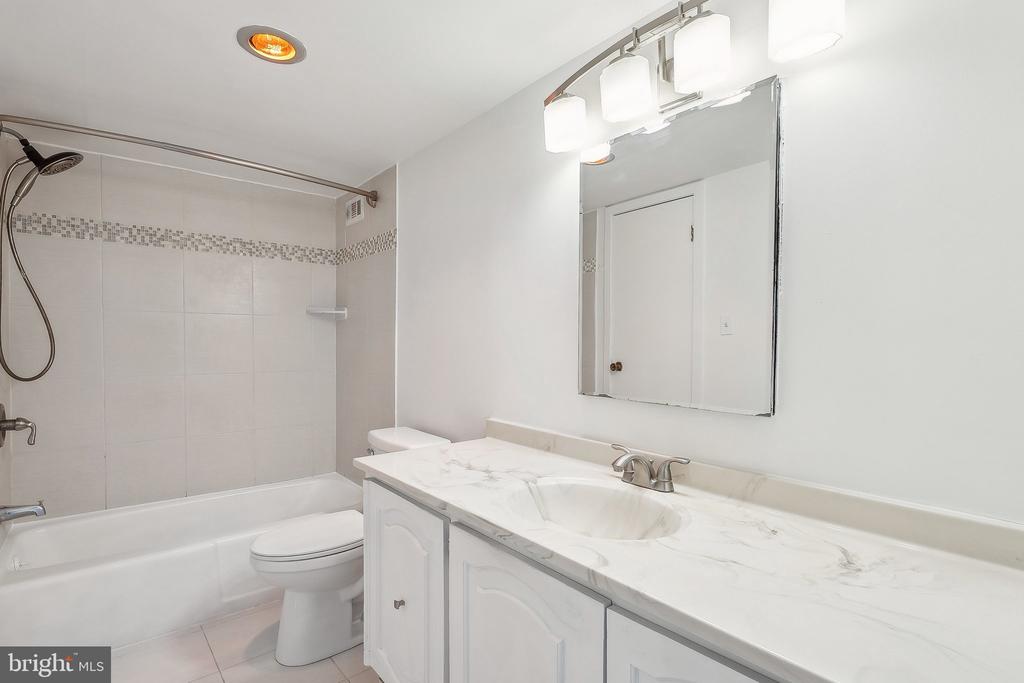 5225 POOKS HILL ROAD Unit: 1728S