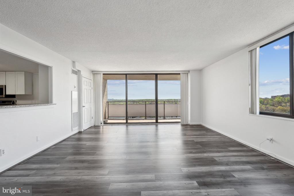 5225 POOKS HILL ROAD Unit: 1728S