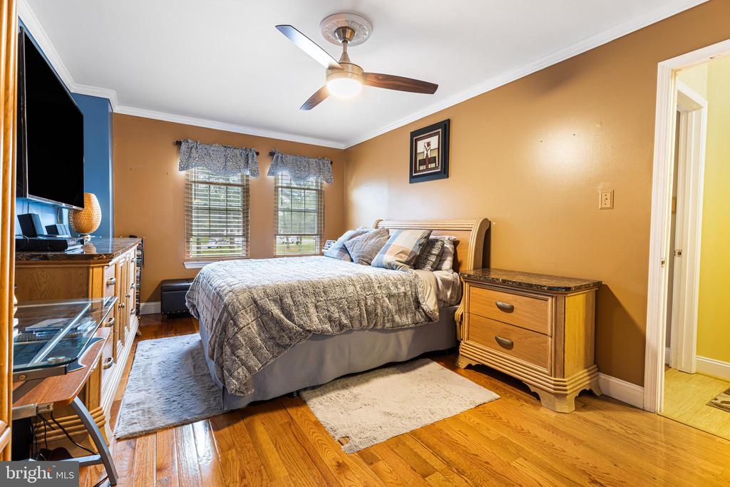 3718 AMSTERDAM TERRACE Unit: 8-82