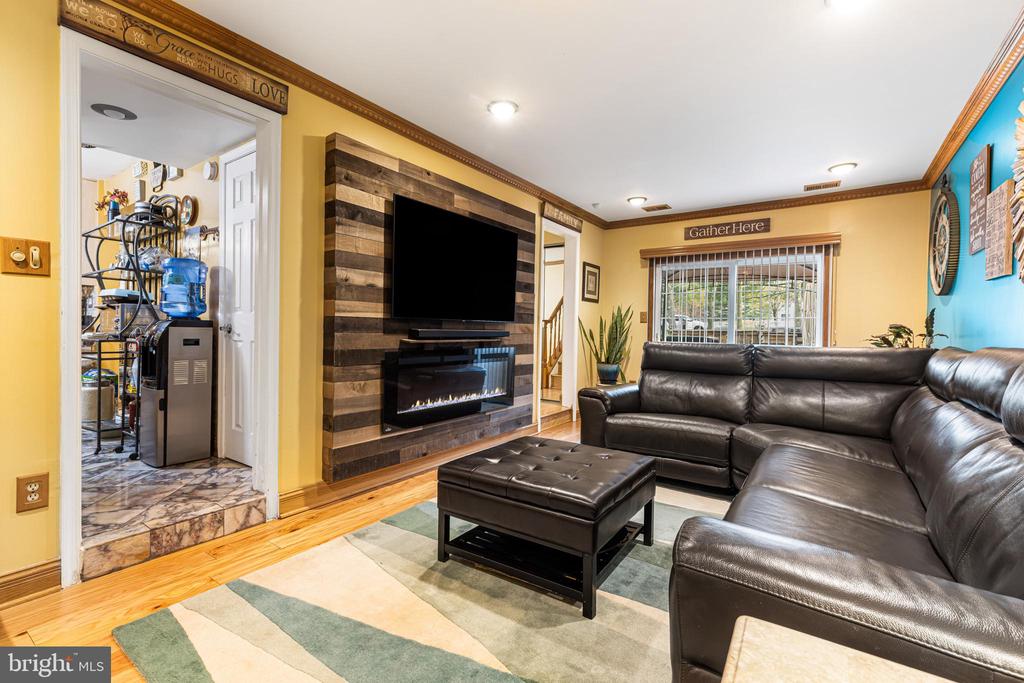 3718 AMSTERDAM TERRACE Unit: 8-82