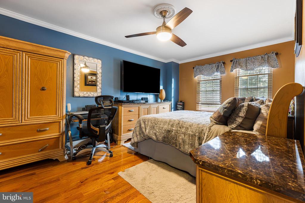 3718 AMSTERDAM TERRACE Unit: 8-82
