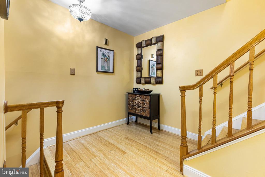 3718 AMSTERDAM TERRACE Unit: 8-82