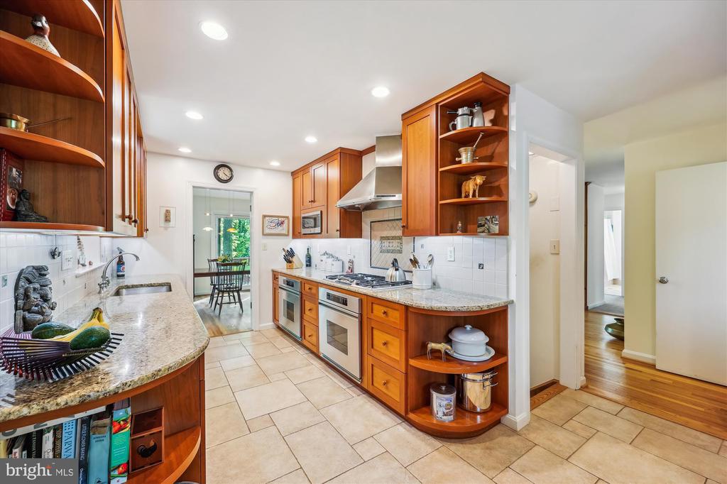 10606 MANTZ ROAD