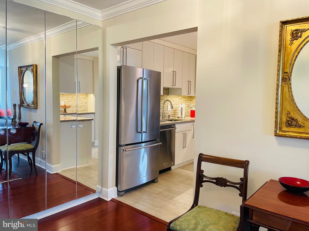 5225 POOKS HILL ROAD Unit: 1613S