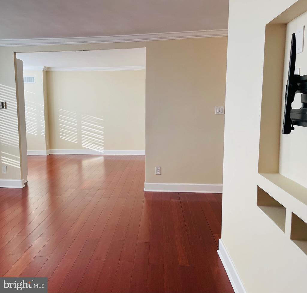 5225 POOKS HILL ROAD Unit: 1613S