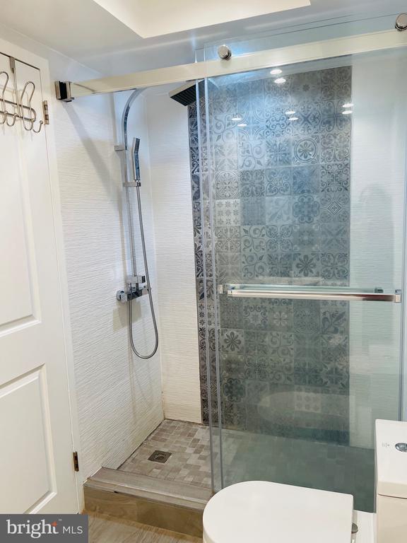 5225 POOKS HILL ROAD Unit: 1613S