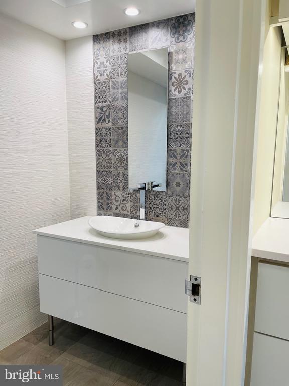 5225 POOKS HILL ROAD Unit: 1613S