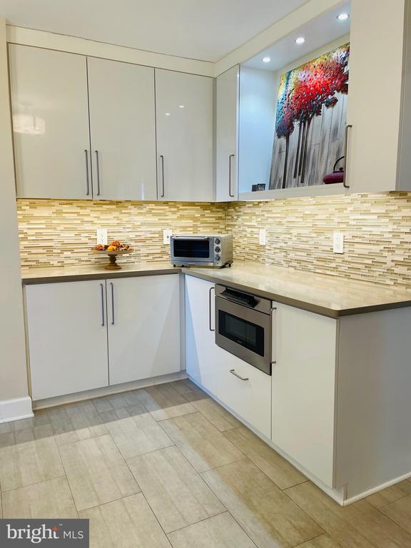 5225 POOKS HILL ROAD Unit: 1613S