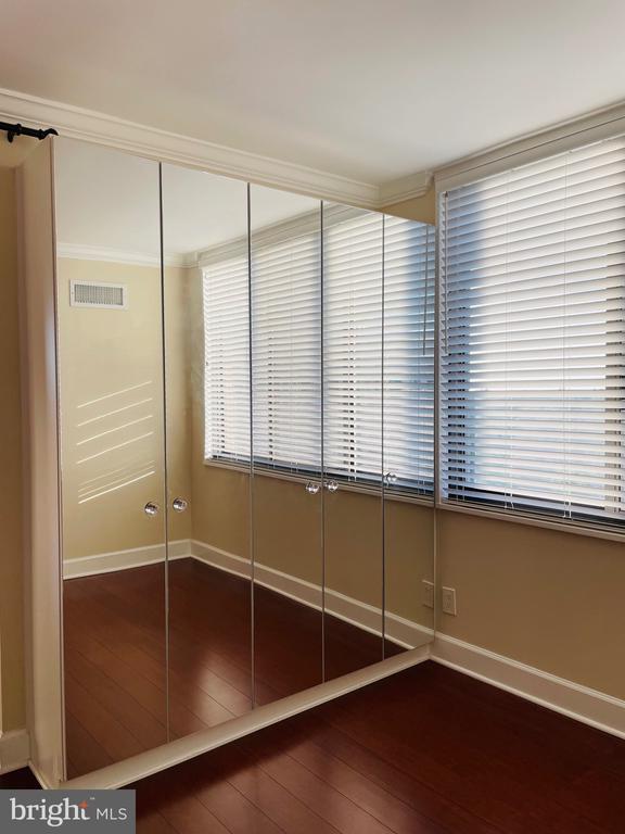 5225 POOKS HILL ROAD Unit: 1613S