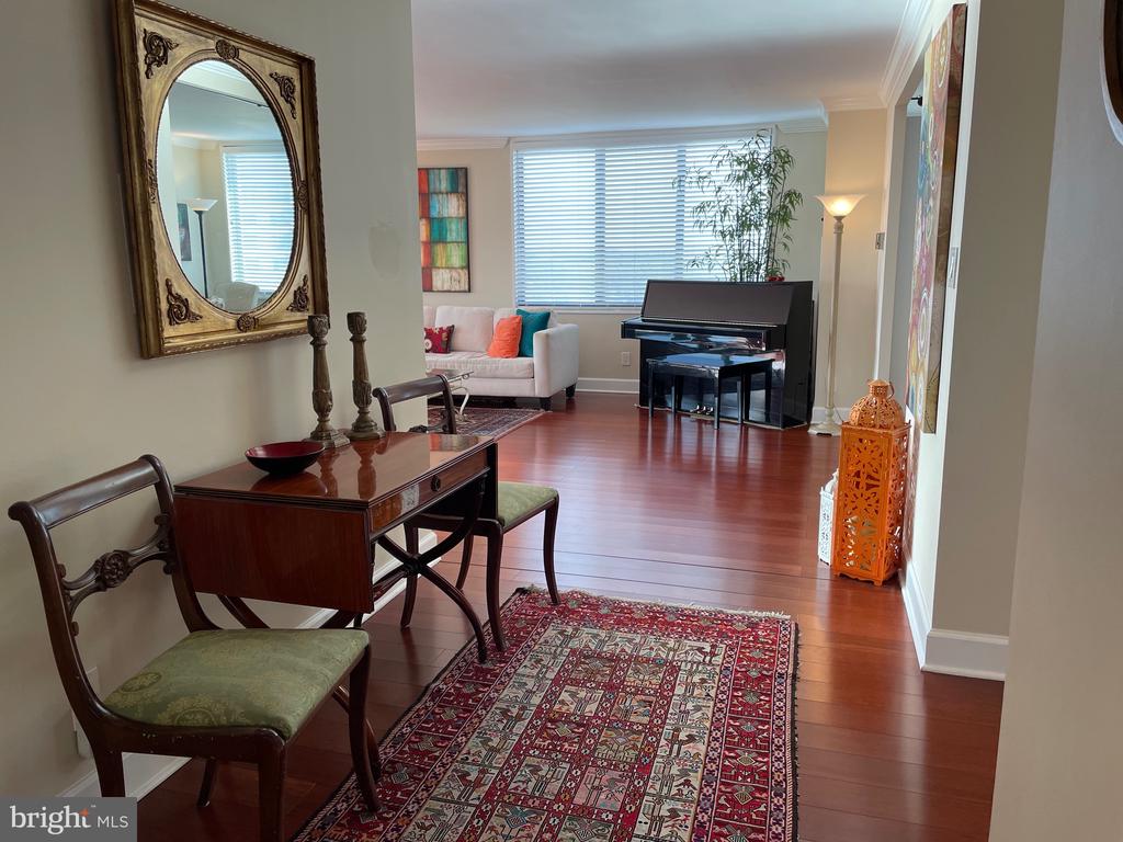 5225 POOKS HILL ROAD Unit: 1613S