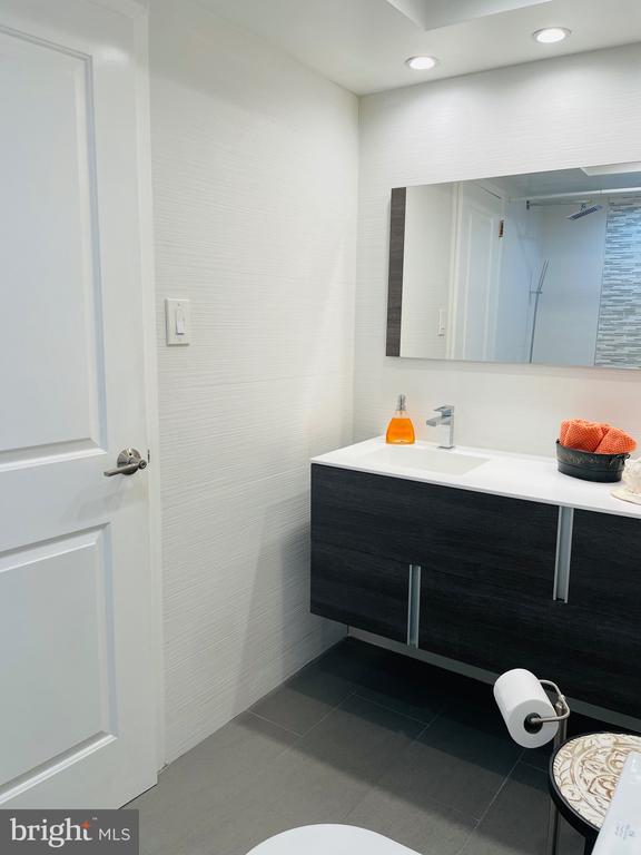 5225 POOKS HILL ROAD Unit: 1613S