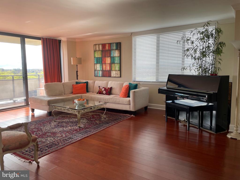 5225 POOKS HILL ROAD Unit: 1613S