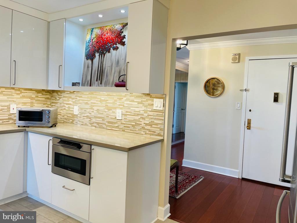 5225 POOKS HILL ROAD Unit: 1613S