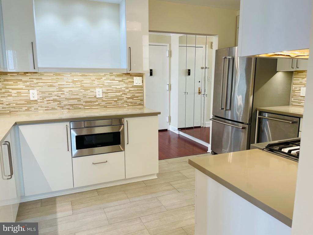 5225 POOKS HILL ROAD Unit: 1613S