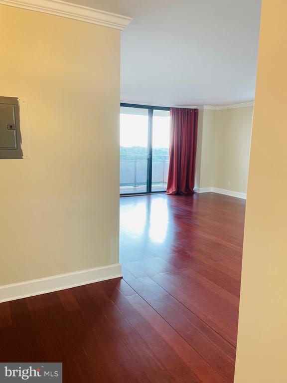 5225 POOKS HILL ROAD Unit: 1613S