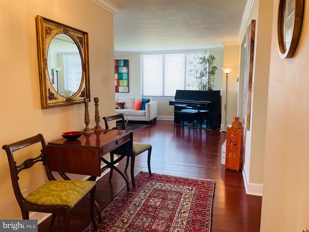 5225 POOKS HILL ROAD Unit: 1613S