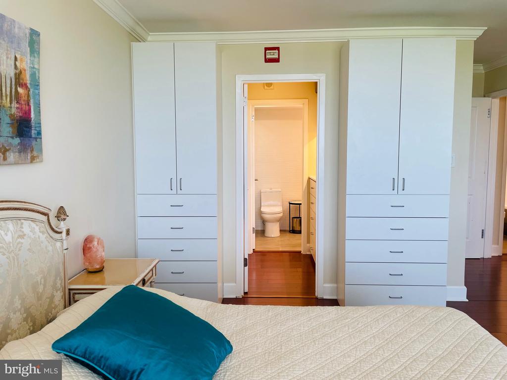 5225 POOKS HILL ROAD Unit: 1613S